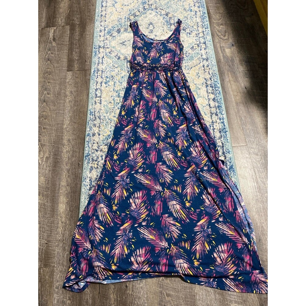 Sleeveless maxi dress